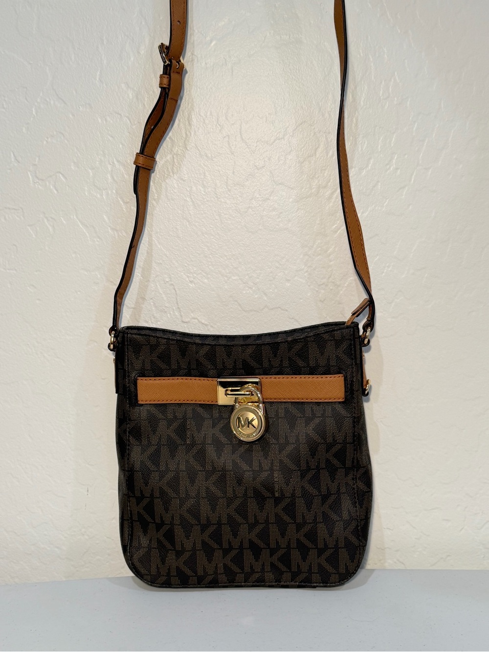 Michael Kors Hamilton Traveler Crossbody